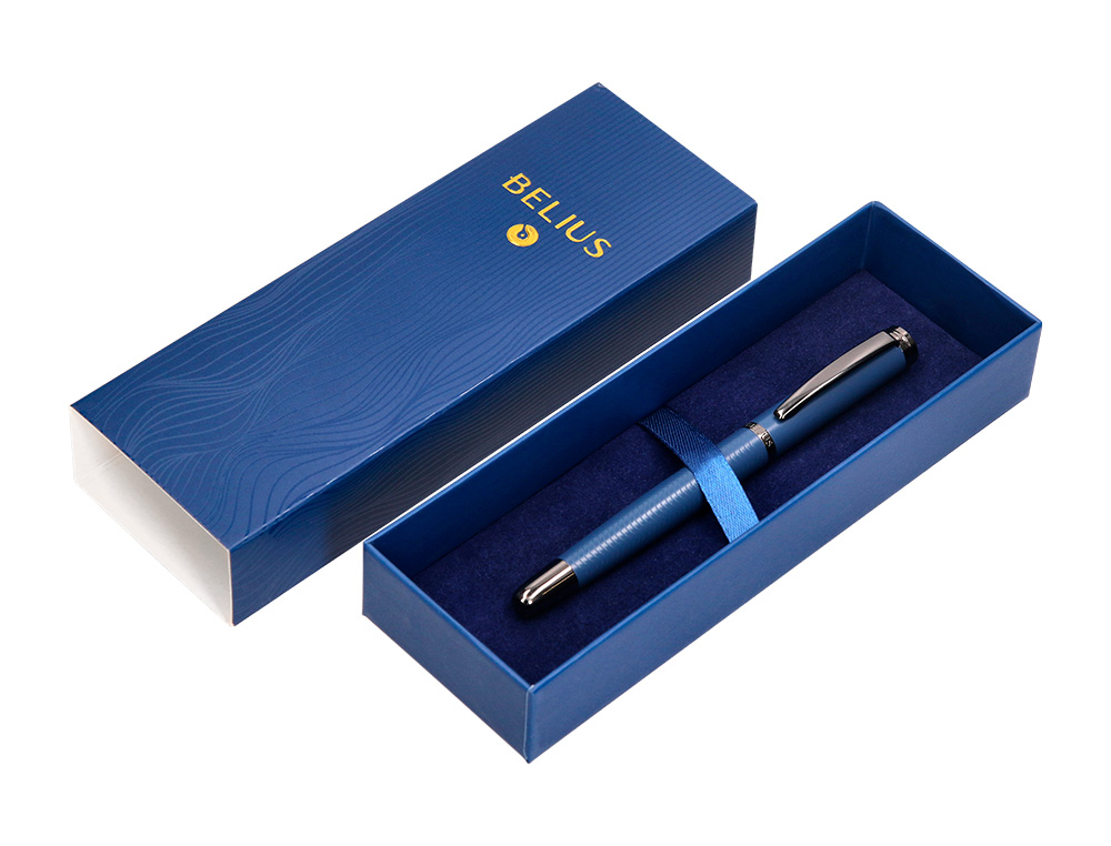 STYLO-BILLE BELIUS NEPTUNO ALUMINIUM TEXTURE ONDULEE ATTRIBUTS GUN ENCRE BLEUE COLORIS BLEU MARINE DANS COFFRET CADEAU