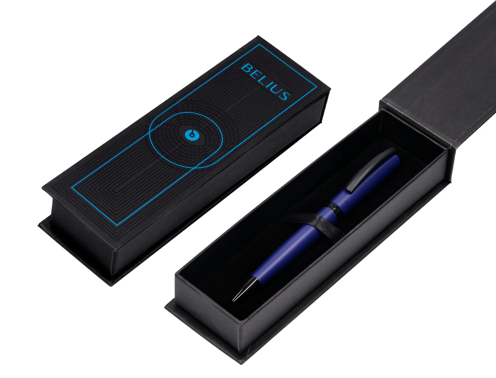 STYLO-BILLE BELIUS TURBO ALUMINIUM TEXTURE POINTILLEE ATTRIBUTS NOIR ENCRE BLEUE COLORIS BLEU DANS COFFRET CADEAU