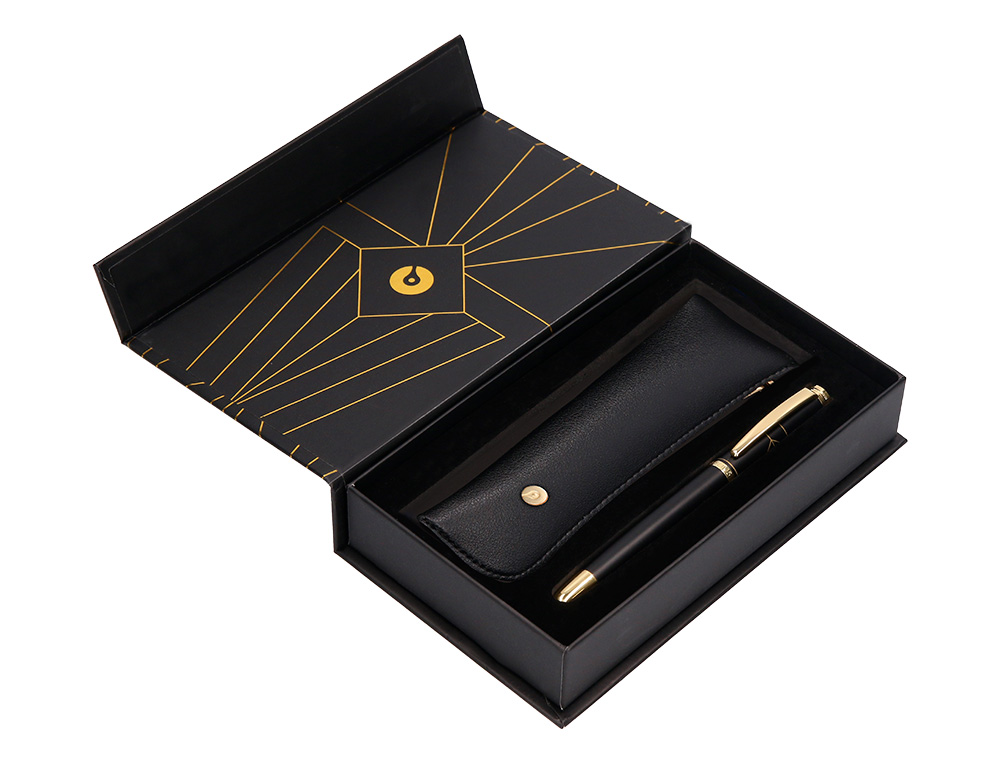 STYLO-BILLE ET ETUI SIMILI CUIR BELIUS SOIREE ALUMINIUM DETAILS ET ATTRIBUTS OR ENCRE BLEUE COLORIS NOIR COFFRET CADEAU