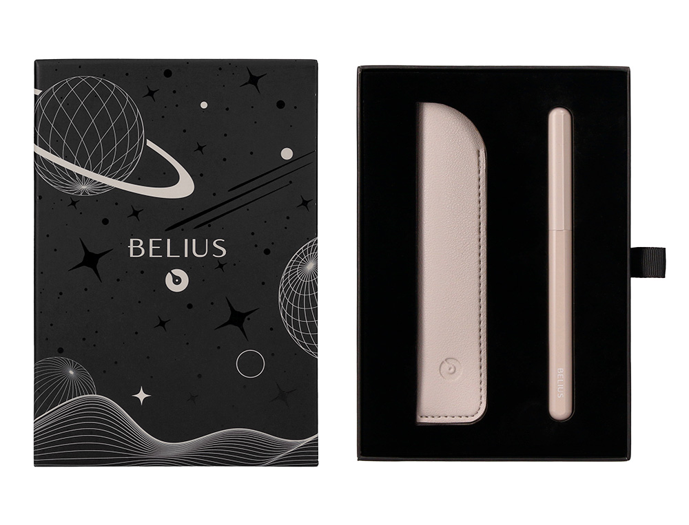 ROLLER ET ETUI EN SIMILI CUIR BELIUS SPACE B MONOCHROME SANS AGRAFE ENCRE BLEUE COLORIS GRIS DANS COFFRET CADEAU