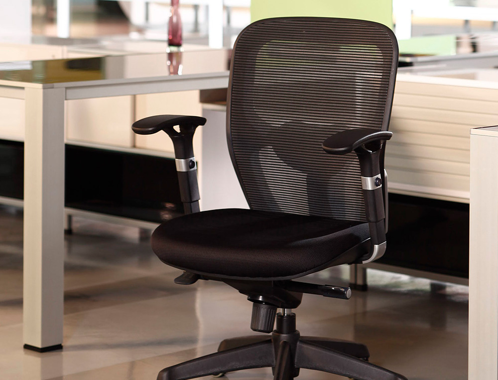 SIEGE DE BUREAU MT INTERNATIONAL MT1373 DOSSIER  EN RESILLE NOIR REGLABLE AVEC ACCOUDOIR NOIR