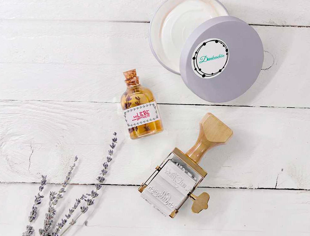KIT TAMPON TRODAT VINTAGE FELICITATIONS 1 TAMPO +1      ENCREUR+ ETIQUETTES