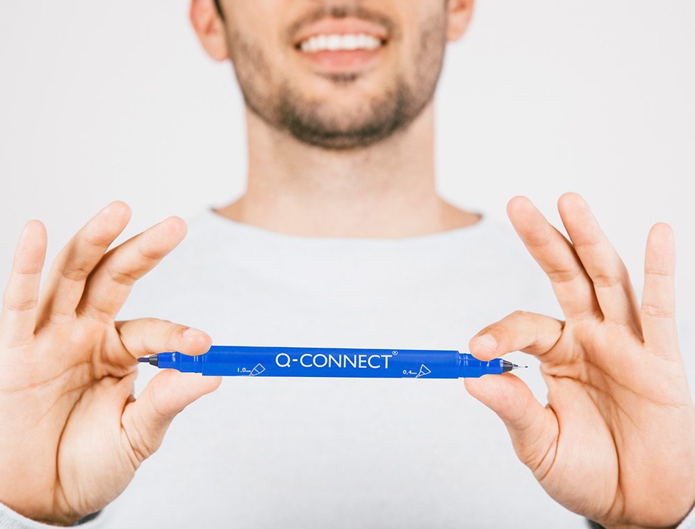 MARQUEUR PERMANENT Q-CONNECT POINTE DOUBLE 1MM ET 0,4 MM COLORIS BLEU