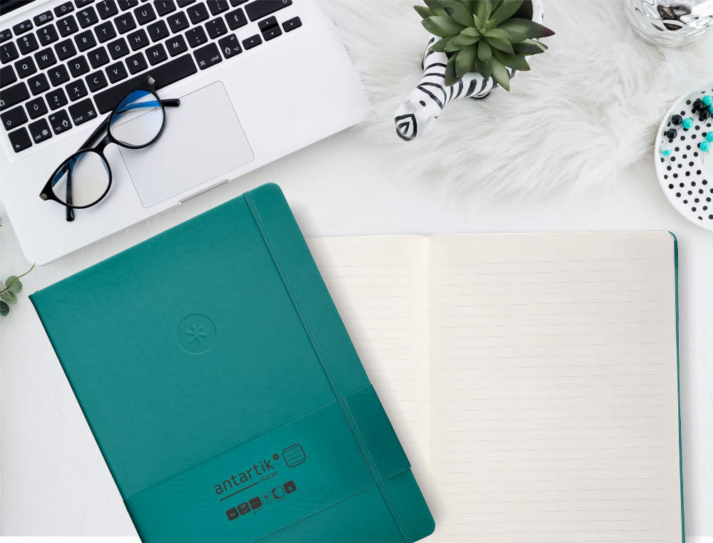 CARNET FERMETURE ELASTIQUE ANTARTIK NOTES COUVERTURE     RIGIDE A4 LIGNE 100 FEUILLES  80GR FSC COLORIS VERT PAON