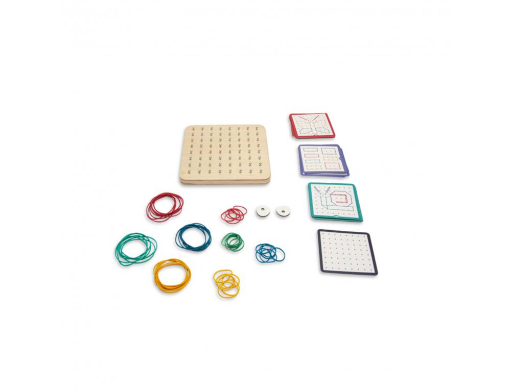 GEOBOARD BS TOYS POUR CR ER DES DESSINS 1 PLANCHE EN BOIS AVEC 48 ELASTIQUES ET 20      CARTES MODELES